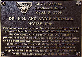The plaque on the Nininger House, City of Sedona Landmark No. 20.